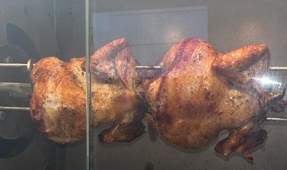Pollos asados en horno de carbón profesional para hostelería BrasaViva HORECA